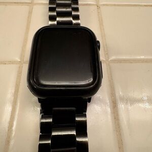 Black Apple Watch with Metal Band series 7, reset